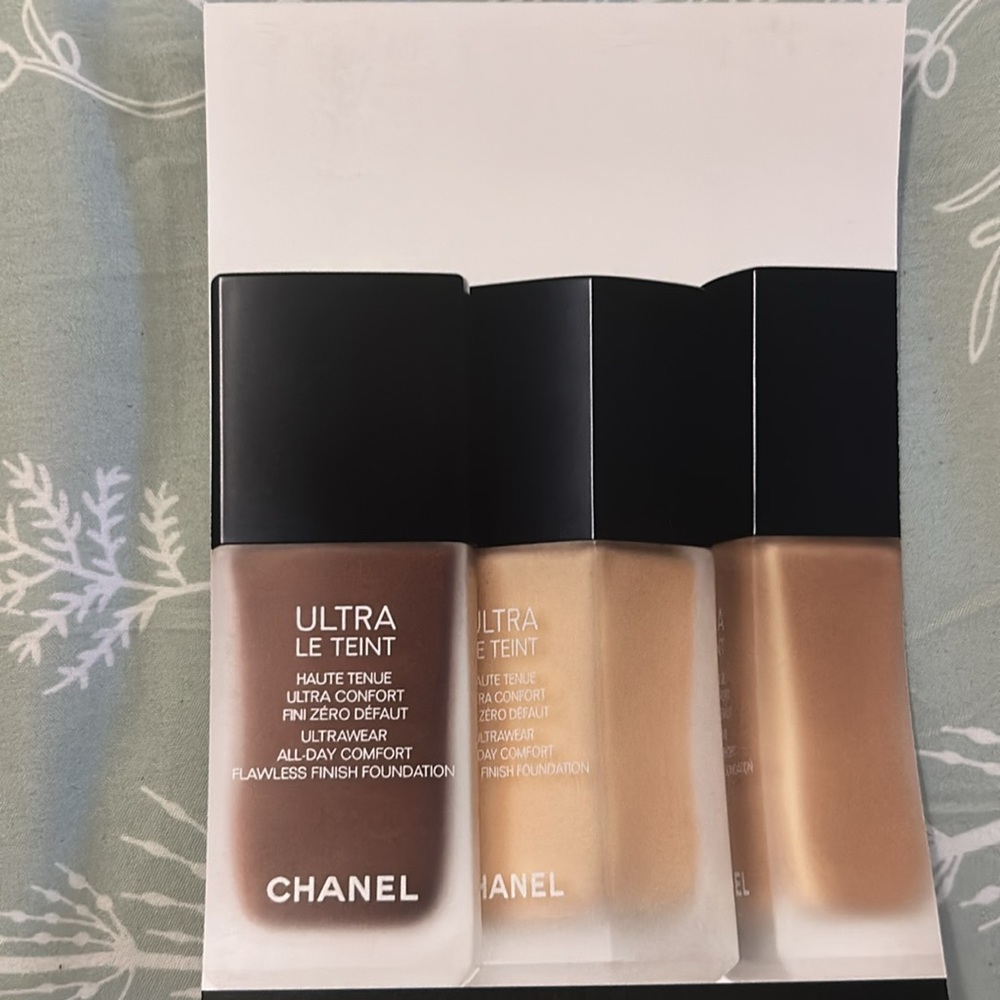 Chanel Foundation Sampler - Picture 2 of 2